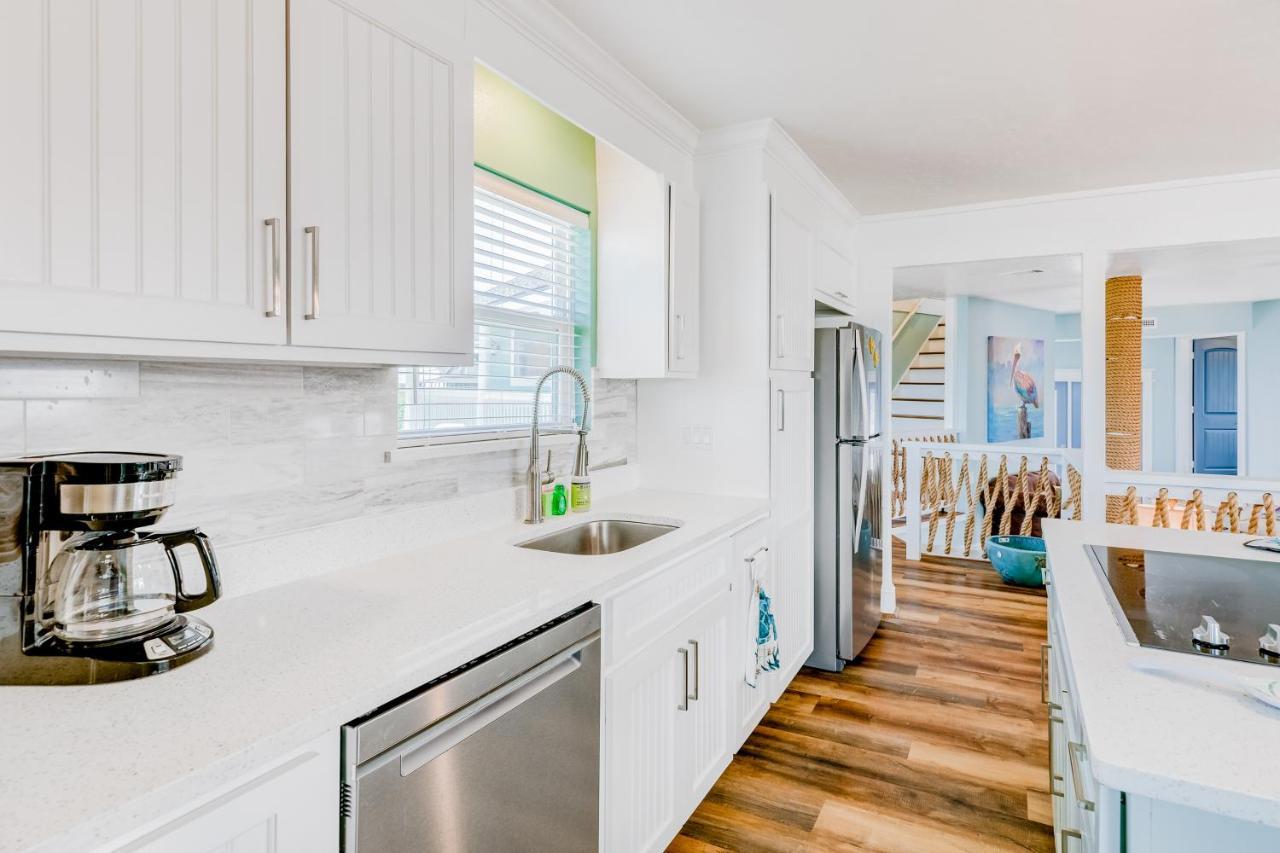 The Quirky Whale Villa Surfside Beach Exterior photo