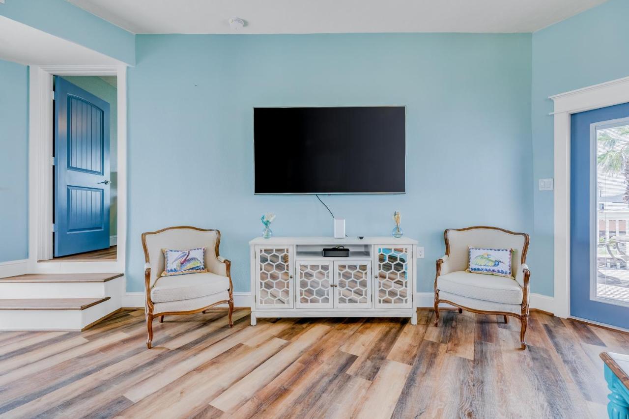 The Quirky Whale Villa Surfside Beach Exterior photo