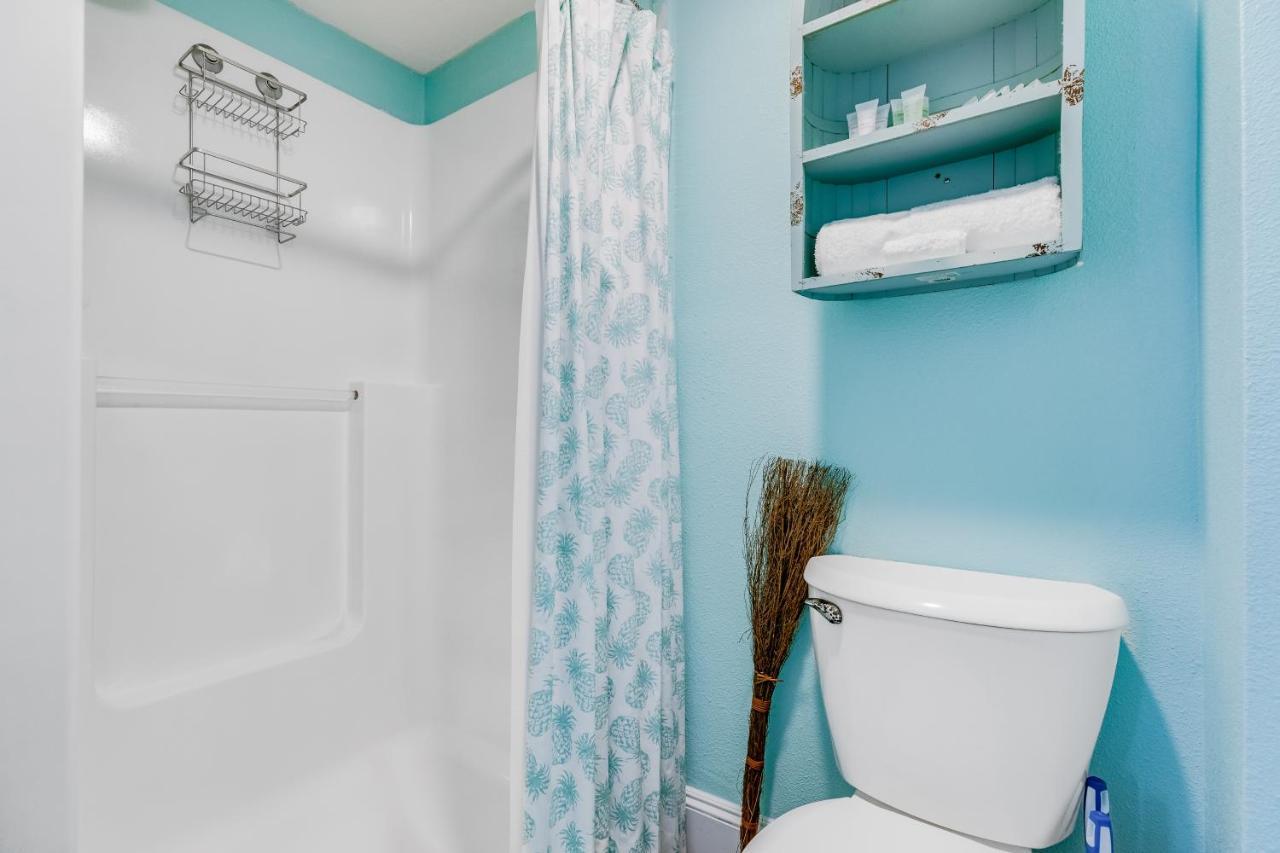 The Quirky Whale Villa Surfside Beach Exterior photo
