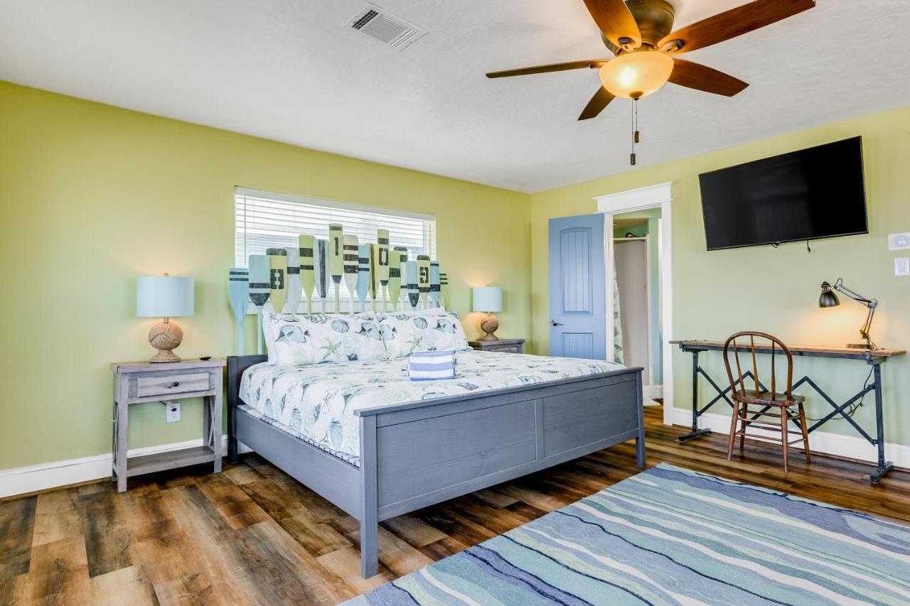 The Quirky Whale Villa Surfside Beach Exterior photo