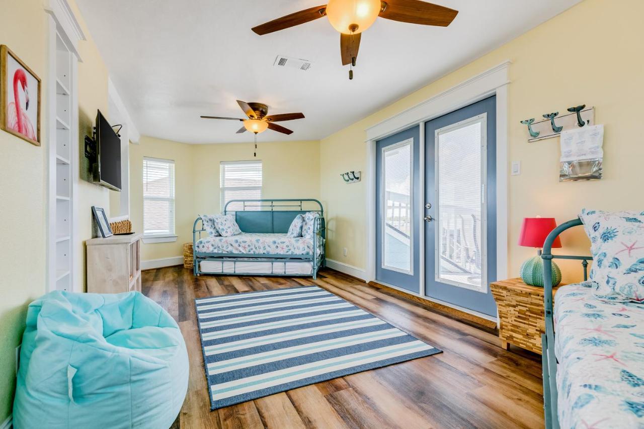 The Quirky Whale Villa Surfside Beach Exterior photo